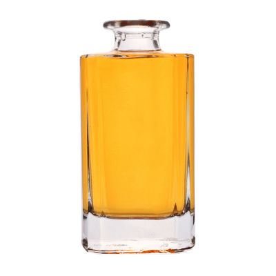 Wholesale small 200ml empty clear custom gin vodka spirits liquor glass bottles with cork 