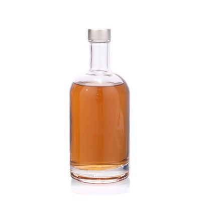 Hot sale 25oz silver screw cap finished glass liquor bottle 