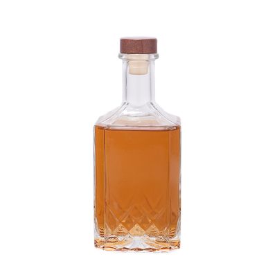 700ml/23.33oz square whisky glass bottle, 28mm cork finished
