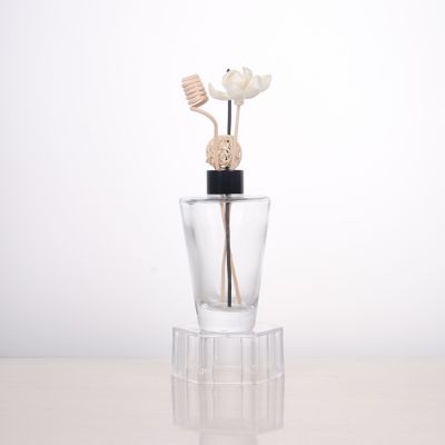Home Decorative 100ml 200ml Empty Inverted Cone Shaped Glass Aromatherapy Oil Diffuser Bottle with Paper Flower 