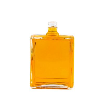 Manufacturers produce and wholesale 125ml square transparent vodka glass bottle 