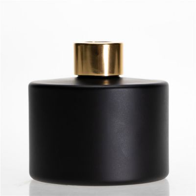 Manufacturer Supplier 200ml Matte Black Glass Diffuser Bottle With Rattan Stick Flower 