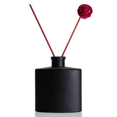 Wholesale Fragrance Flat Square 130ml Glass Reed diffuser Bottle Empty Matte Black Diffuser Bottles 