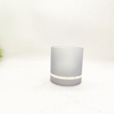 Silver ring engraved black and white candlesticks around the bottom hippocampus