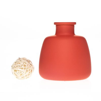 Home Fragrance Packaging Bottles 100ml 200ml Frosted Matte Red Coloured Glass Aroma Oil Diffuser Bottle