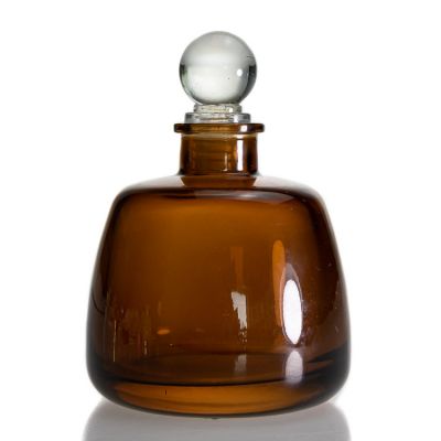 Home Decor Bottle Diffuser Empty Amber Round 200ml Aroma Oil Bottle With Cork