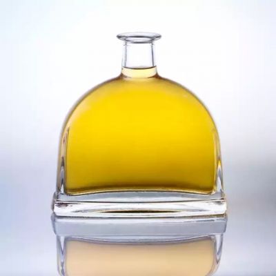 Customized Design Hot Sale 750ml Glass Liquor Bottle Transparent Extra Flint Bottle With Corks
