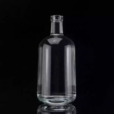 Hot Sale Clear Empty Flint Glass Bottle 700ml Cylinder Shape Liquor Bottle For Wholesale