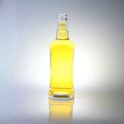 Factory Square Shaped 750ml Clear Glass Bottle Hot Sale Empty Bottle For Liquor