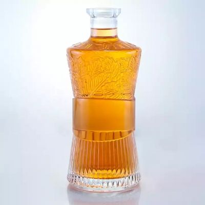 Custom Design Logo Embossed 750ml Glass Bottles Manufacturer 700ml Empty Liquor Bottle With Corks