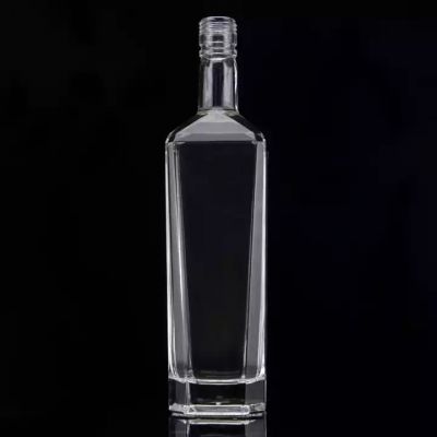 China Factory Wholesale Custom Vodka Square Shape Clear Super Flint Glass 700ml750ml Vodka Glass Spirit Bottle With Screw Cap