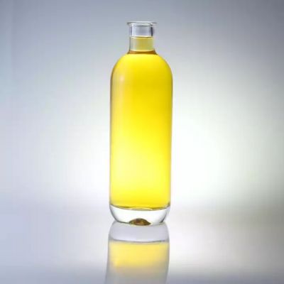 China Factory Wholesale Extra White Flint 700 Ml 750 Ml Wine Bottle Empty Vodka Glass Bottle Transparent Free Sample Vodka