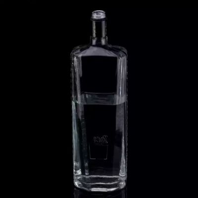 Factory Wholesale Hot Sale Unique Shape Vodka Bottle 500ml 700ml High Quality Super Fire Glass Vodka Glass Bottle Wine Bottle