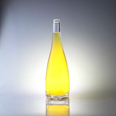 Chinese Factory Wholesale Price Carved Flower Shape Whiskey Bottle At The Bottom 700ml750ml Whiskey Glass Bottle With Cork