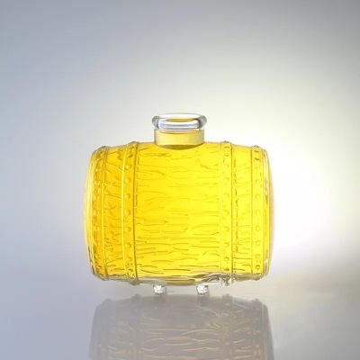 Chinese Factory Design Unique Hammer Head Shape Carved Transparent Whiskey Bottle 500 Ml 700 Ml Super Flint Whisky Bottle