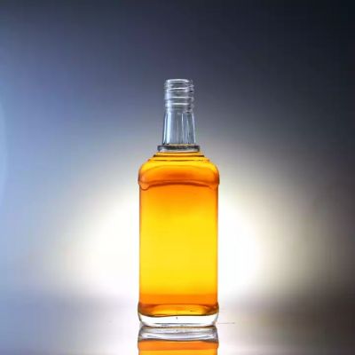 Factory Wholesale Design Square 500 Ml 700 Ml Clear Whiskey Bottle Free Sample Super Flint Glass Empty Whiskey Glass Bottle