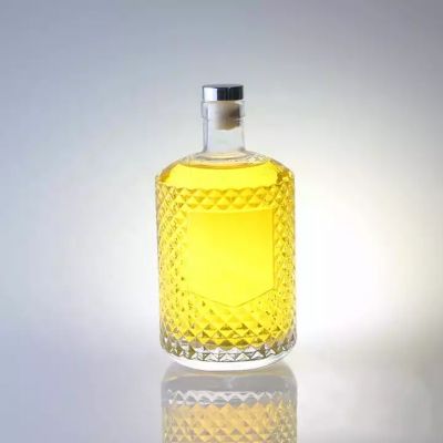 hot selling sophisticated 700ml liquor gin glass bottle for closures