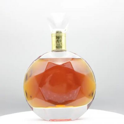 500ml 700 ml Diamond glass bottle New design diamond cut bottle