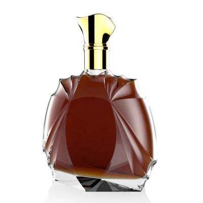 GIN glass bottle packaging with plastic top