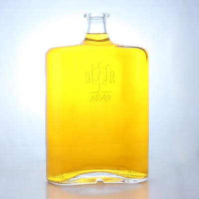 Cork sealing 700ml flat whiskey rum bottle spirits glass bottle with high quality