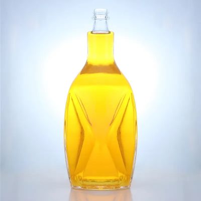 Avant-garde embossed Vodka Bottle Unique Glass Bottle 700ML with Cork Cap