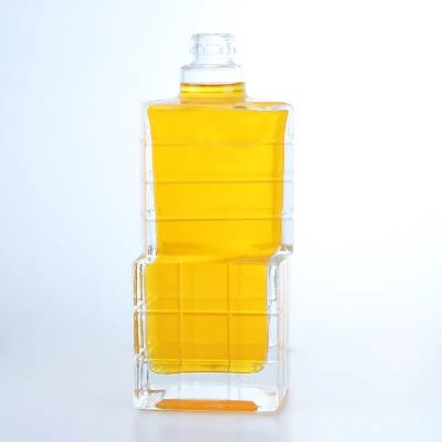 flint special-shaped fancy empty screw neck glass perfume bottle with pattern surface luxury glass stopper