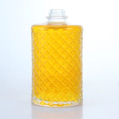 Bottle For Wine Vodka Whisky Empty Glass Liquor Bottle 500ml Carving Grape Patterns With Screw Cap