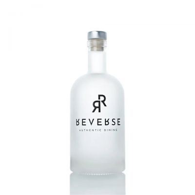 Factory Stock Botella De Vidrio Para Licor 500 700 750 ml Frosted Matte Black Vodka Gin Oliver Oil Spirit Glass Bottle