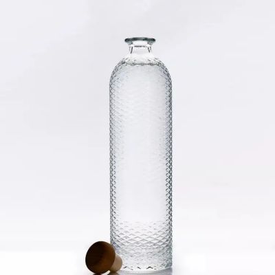 Wholesale Thick Bottom Super Clear 500 700 750 ml Tequila Bottle Liquor Gin Glass Bottle with Wooden Cork