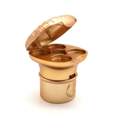 Latest process flying chess metal brandy XO liquor glass bottle cap whiskey rum cork cap customization