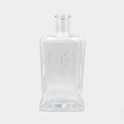 High Quality New Arrival Custom Engraving Square Flat 750ml Glass Whisky Bottle