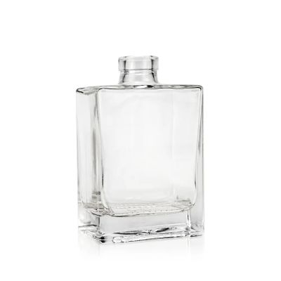 Wholesale glass vodka glass bottles empty 500ml clear wine liquor whisky nordic glass bottle with cork