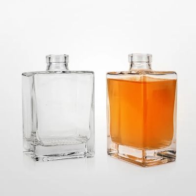 750ml Customized Printed Transparent Liqueur Wine Glass Bottle Vodka Bottle in Extra Flint With Lid