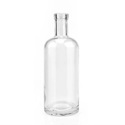 Transparent round 700ml empty flint glass liquor wine Whisky Vodka bottle with sealed cork lid