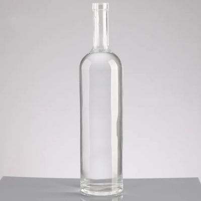 700Ml Sealing Type Flawless Smooth Vodka Glass Bottle For Cork