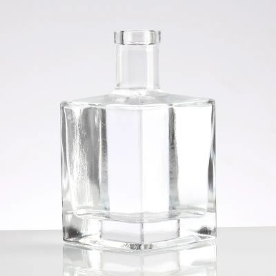 Wholesale Square Glass Bottles 500ml 700ml Liquor Bottle Brandy Spirit Glass Bottle With Lid