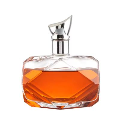 Wholesale custom shape 500ml 700ml 750ml vodka whiskey alcohol glass bottle for beverage Manufacturer