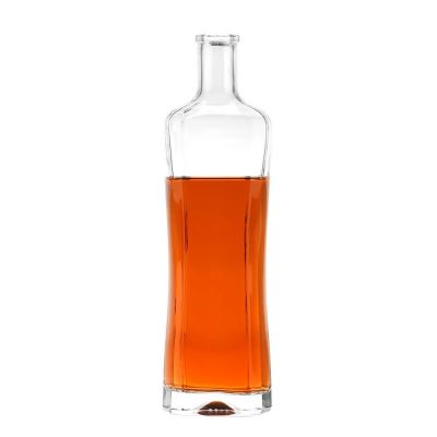 Wholesale luxury square flat neck cylinder 500ml 750ml refillable empty spray glass bottle
