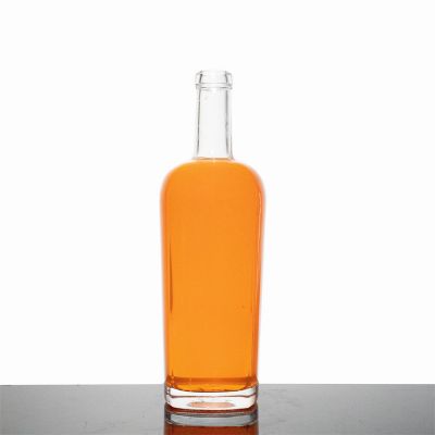 Unique Clear Drink Wine Water Bottles Glass with Cork New Product Explosion Classic Customized Beverage Decal Rum 700 Ml