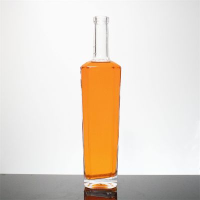 Unique Design Customized 700ml Vodka Glass Bottles Wine Glass Bottle for Vodka Gin Whiskey Tequila