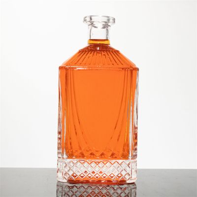 Wholesale Best Seller 700ml Square Vodka Glass Bottles Wine Glass Bottle for Vodka Gin Whiskey