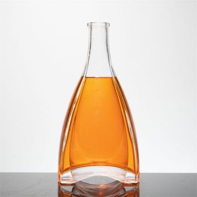 Hot sale 700ml extra white glass whiskey 700ml bottle square glass bottle