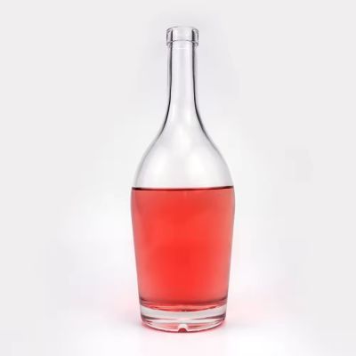 700ml Empty Classic design decorative vodka glass liquor bottle high capacity with cork