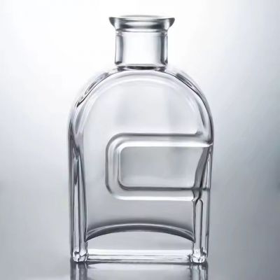 Premium eco-friendly customizable logo thick bottom 750ml Super flint Gum Vodka whiskey glass bottles with cork