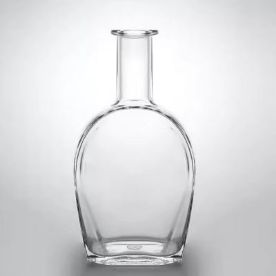 Customizable style transparent 700ml 750ml Vodka Gin Whiskey Liquor Glass Bottles With Cork For Beverage Use