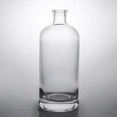 Most Popular Customized Empty Transparent 700ml 750ml Vodka Gin Whiskey Liquor Glass Bottles with Cork