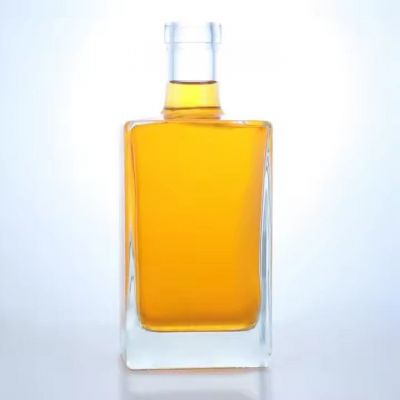 Conventional 750ml glass bottles 1000g square shaped liquor vodka rum gin glass bottle thick bottom cube bottle with cork