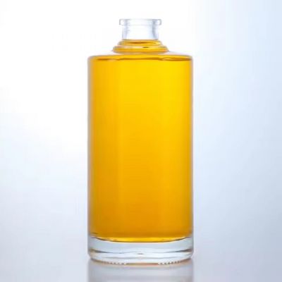 Accept Customized logo clear 500ml 1000ml glass bottle beverage liquor for distillery use with lid