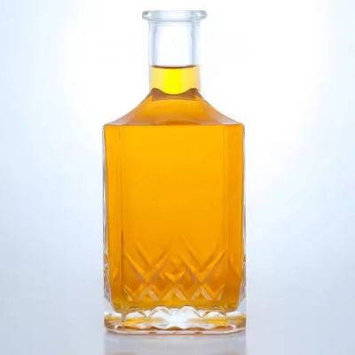 Wholesale Custom Square 500ml 700ml Clear Whiskey Vodka Brandy Tequila Rum Gin With Lid