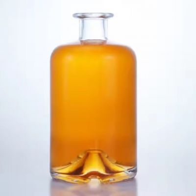 Conventional round shaped glass bottle whisky brandy glass bottle 750ml bottle short neck and thin bottom with cork top